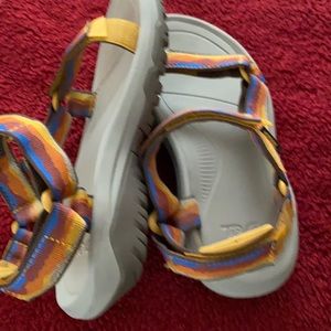 TEVA SIZE 6 sandals.